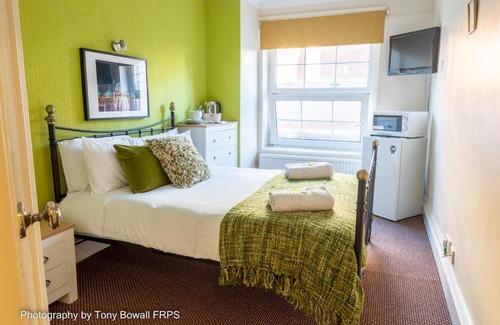 Brighton City Centre Apartment | Pass the Keys Room 12 Double The vibrant Jane boutique suite