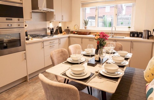 Wirral House | Pass the Keys | Spacious family home Sleeps 7 Upton Wirral
