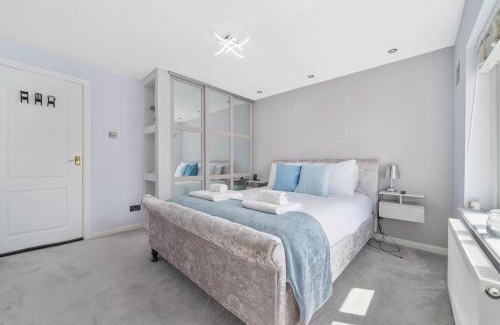 Havering House | Pass the Keys Spacious Garden Family House - Marks Gate