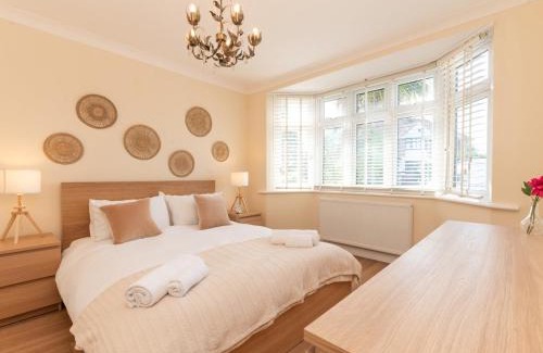 Chessington North and Hook House | Pass the Keys Stunning Spacious Chessington Gem with Parking