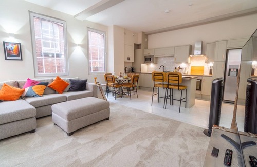 Nottingham City Centre Apartment | Pass the Keys | Stylish 2-Bed Apartment in Nottingham’s Heart & Soul