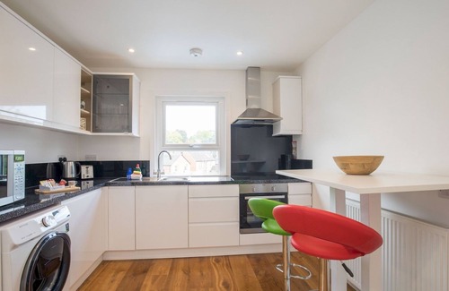 Sunninghill House | Pass the Keys | Trendy Flat in Sunninghill's Village Atmosphere