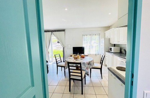 Forges-les-Bains Apartment | Pasteur : Charming 2 bedroom flat near the thermal baths