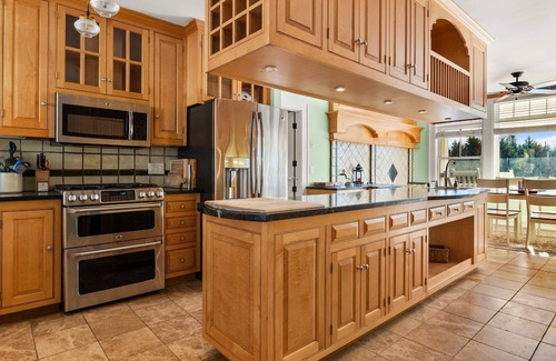 Mount Holly House | Pastoral 5-BR Estate Minutes to Okemo