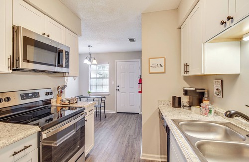 Hinesville House | Patio for Al Fresco Dining: Home in Hinesville!