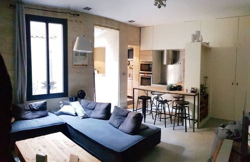 Capucins - Victoire Apartment | PATIO private. QUIET ground floor, in the CENTER of Bordeaux. Elegant decoration