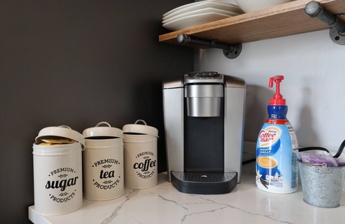 Bellmawr Apartment | ★Patio★Parking★300Mbps★15min->AirPort&CenterCity★