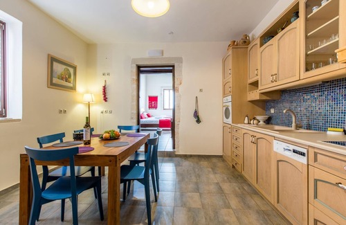 Pitharion Villa | Patitiri - Three Bedroom Villa, Sleeps 6