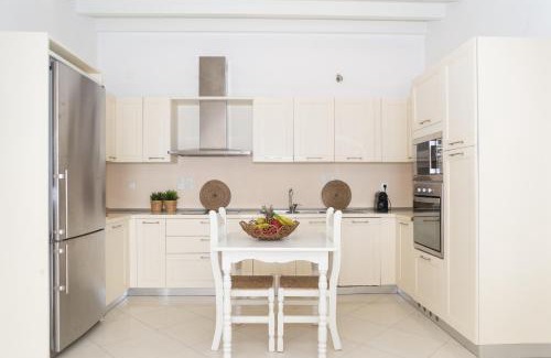 Skala Apartment | Patmos Sunshine Houses - Just a 5-Minute Walk from Skala Square and the Port