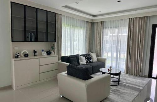Nong Chaeng Villa | Patta difine