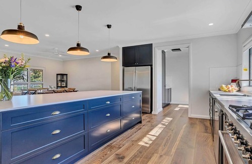 Newrybar House | Paul's Farmhouse - 4 BR rural retreat with views