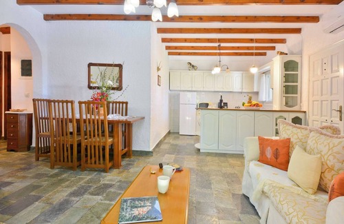 Chalikounas Villa | Pavlos Sofia Villa Chalikounas with Sea View, Garden, Terrace & Wi-Fi