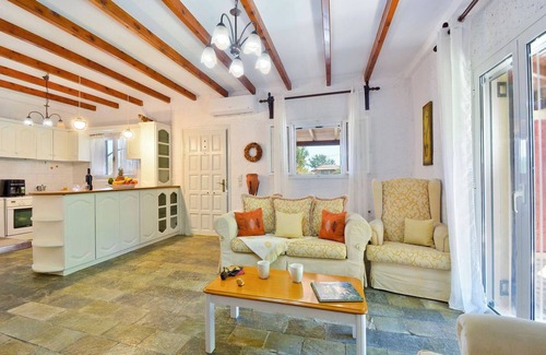 Chalikounas Villa | Pavlos Sofia Villa Chalikounas with Sea View, Garden, Terrace & Wi-Fi