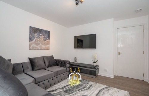 Central Aberdeen Apartment | Pavlova House - 2 Bed Apartment in Aberdeen