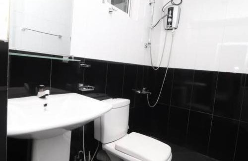 Harispattuwa Hotel | Pawra wood in