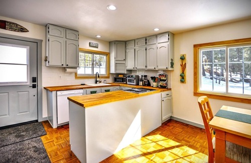 Florissant Cabin | Paws in the Pines, quaint romantic cabin, world class fishing, dog friendly