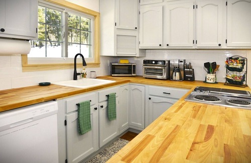 Florissant Cabin | Paws in the Pines, quaint romantic cabin, world class fishing, dog friendly