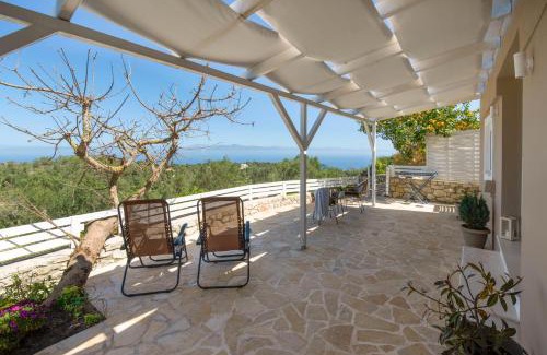 Kourteika Apartment | Paxos Couple House by Konnect