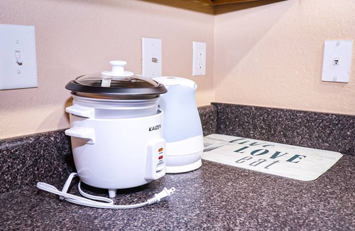 Loganville Apartment | Paying pet friendly Luxury apartment with pool and gym