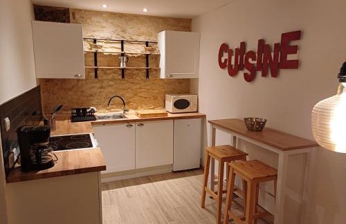Montalembert House | Pays de Joie - Gite La Guitare