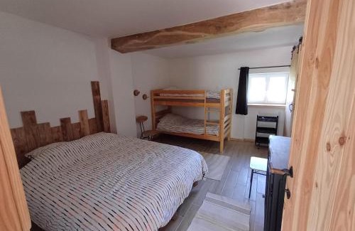 Montalembert House | Pays de Joie - Gite La Guitare