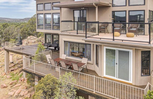 Payson House | Payson perfection. Vast views. Pickleball courts!