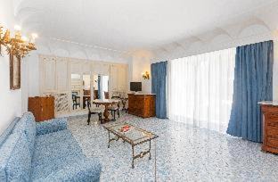 Capri Hotel | Pazziella Garden & Suites