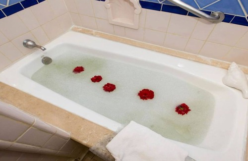 Cerritos Resort | PB Emerald Bay Owner Master Suite 1BR2B December 6-13, 2025