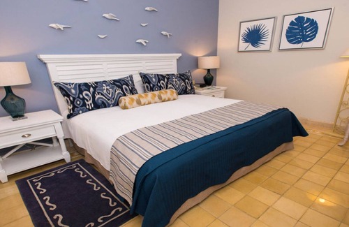 Cerritos Resort | PB Emerald Bay Owner Master Suite 1BR2B December 6-13, 2025