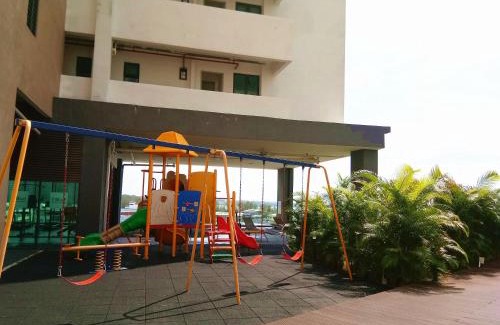 Kampung Bahasa Kapor Apartment | PD D’Wharf Seaview & Sunset Suite (Up to 6 Pax)