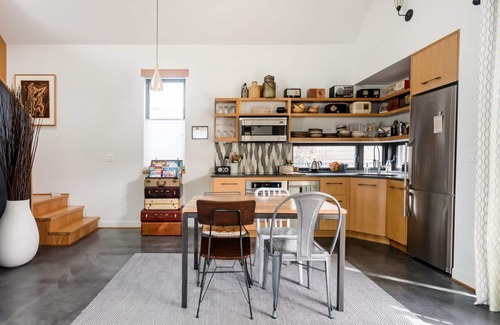 Hosford-Abernethy House | PDX Urban Barn Guesthouse near culinary rich Division St.