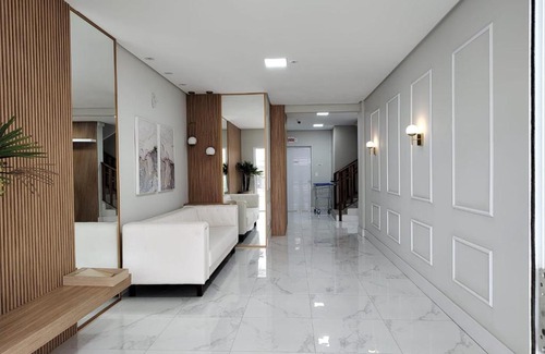 Meia Praia Apartment | Pe na areia - 50m praia - 2 km aeroporto Navegantes -11 km Beto Carrero - 19 km de Balneario Camburiu SC