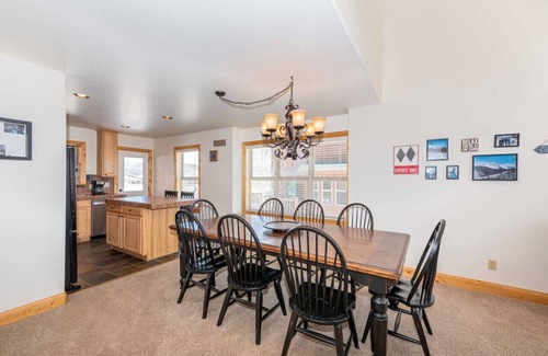 Pole Creek House | Peace and Quiet in the mountains