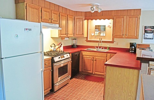 Groton House | Peace and Quiet in the Mountains! Sleeps 8! Pets OK
