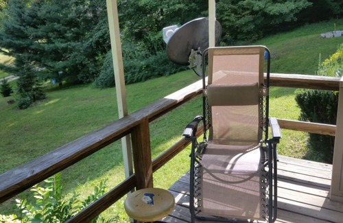 Uhrichsville House | Peace and tranquilty await you at The Buck Shack