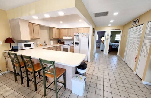 Key Colony Beach House | Peace of Paradise- Inch Beach membership, private pool, beach views from porch!