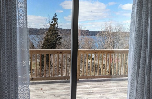 Rushville House | Peace of the Lake: Lakeview sunsets, sauna & enjoy the lake!