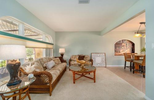 Harbour Heights House | Peace River Retreat Waterfront w Heated Pool