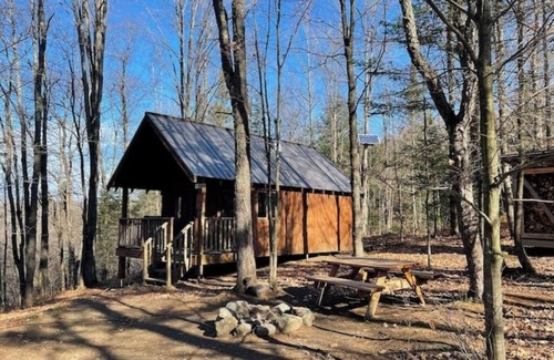 Saint-Etienne-De-Bolto Cabin | Peaceful eco-lodge near the stream: Le Grand Pic