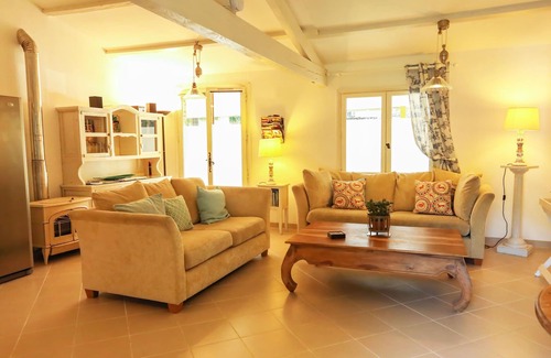 Saint-Martin-des-Combes Cottage | Peaceful Dordogne location, nature lovers paradise.