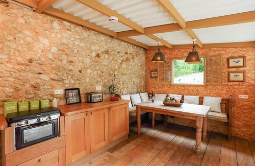 Saint-Martin-des-Combes Cottage | Peaceful Dordogne location, nature lovers paradise.