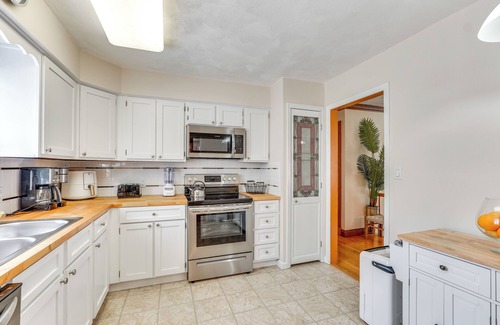 Parksville House | Peaceful 1-Acre Parksville Home: Large Deck & Yard