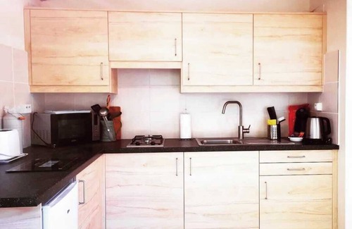 Bergerac Cottage | Peaceful 1 bed gite in the countryside outside historic Bergerac with WiFi