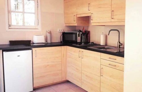 Bergerac Cottage | Peaceful 1 bed gite in the countryside outside historic Bergerac with WiFi