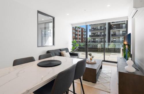 Brunswick West Apartment | Peaceful 1-Bed Unit with a Spacious Balcony