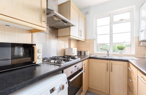 Chiswick Apartment | Peaceful 2 Bed Flat in Chiswick