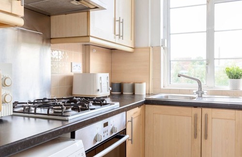 Chiswick Apartment | Peaceful 2 Bed Flat in Chiswick