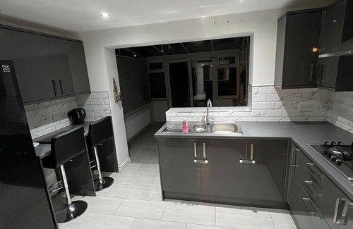 Warrington House | Peaceful 2 bed semi-detached house