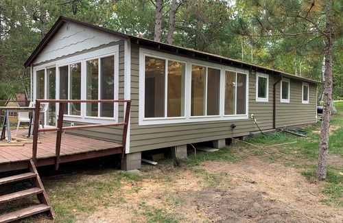 Crow Wing Lake Cabin | Peaceful 2-bedroom cabin with WiFi, AC, at the lake with privacy