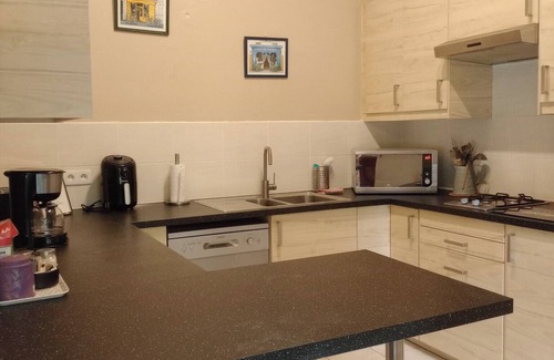 Bergerac Cottage | Peaceful 2 bedroom gite with Wifi in the countryside outside historic Bergerac